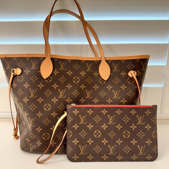 Louis Vuitton Neverfull MM Monogram Tote - Excellent Condition! - Picture 2 of 9